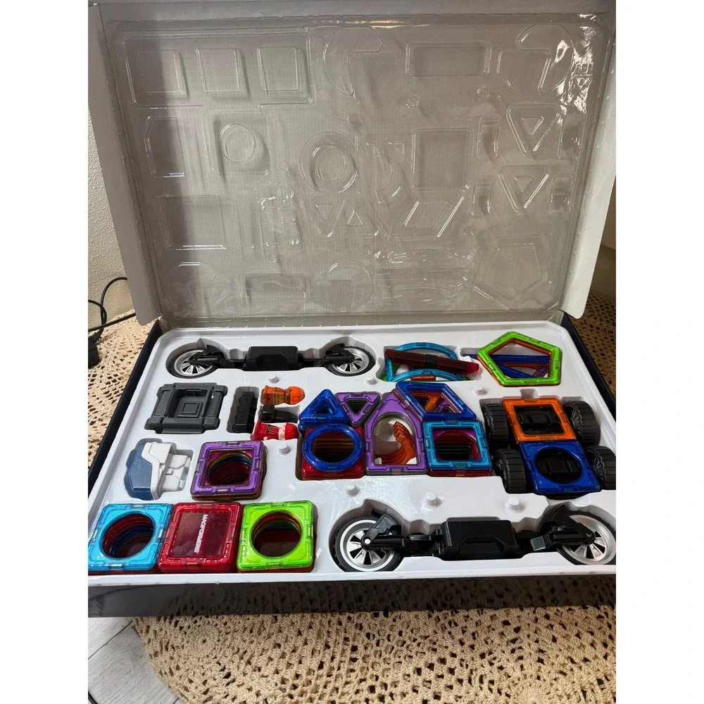 Magformers Deluxe Creative Play Set 120 Pc Magnetic Building Toy 40137 Complete
